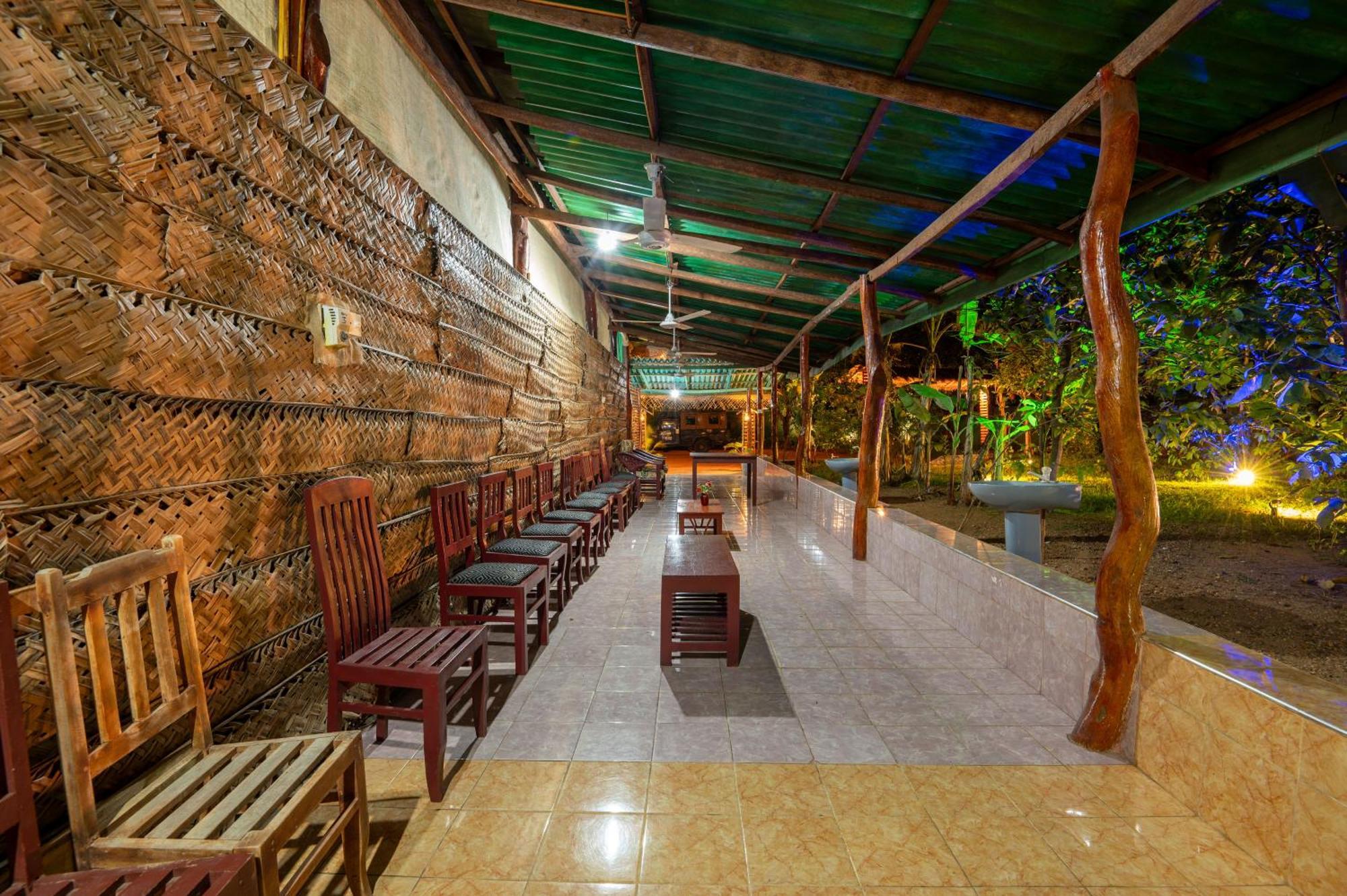Ayurvedic Lanka Wellness Hotel Moragaswewa エクステリア 写真